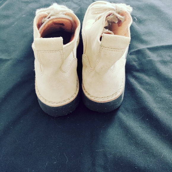 Men's Calvin Klein ankle boots. Never worn, size 9. - Picture 3 of 7